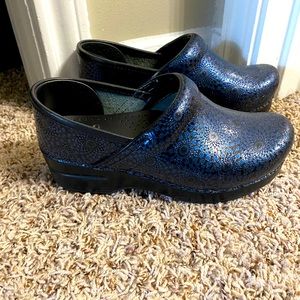 Dansko nursing shoes
